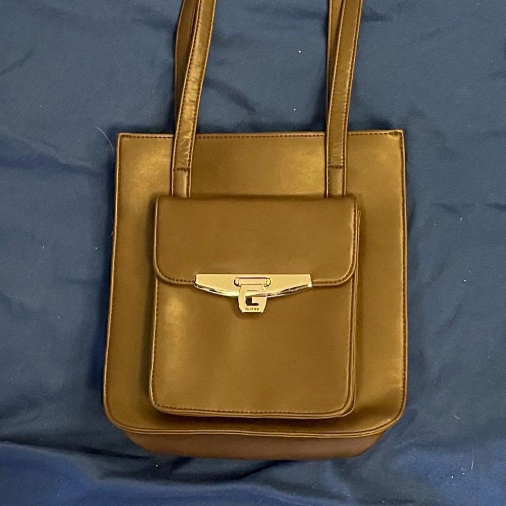GUESS- brown leather purse 